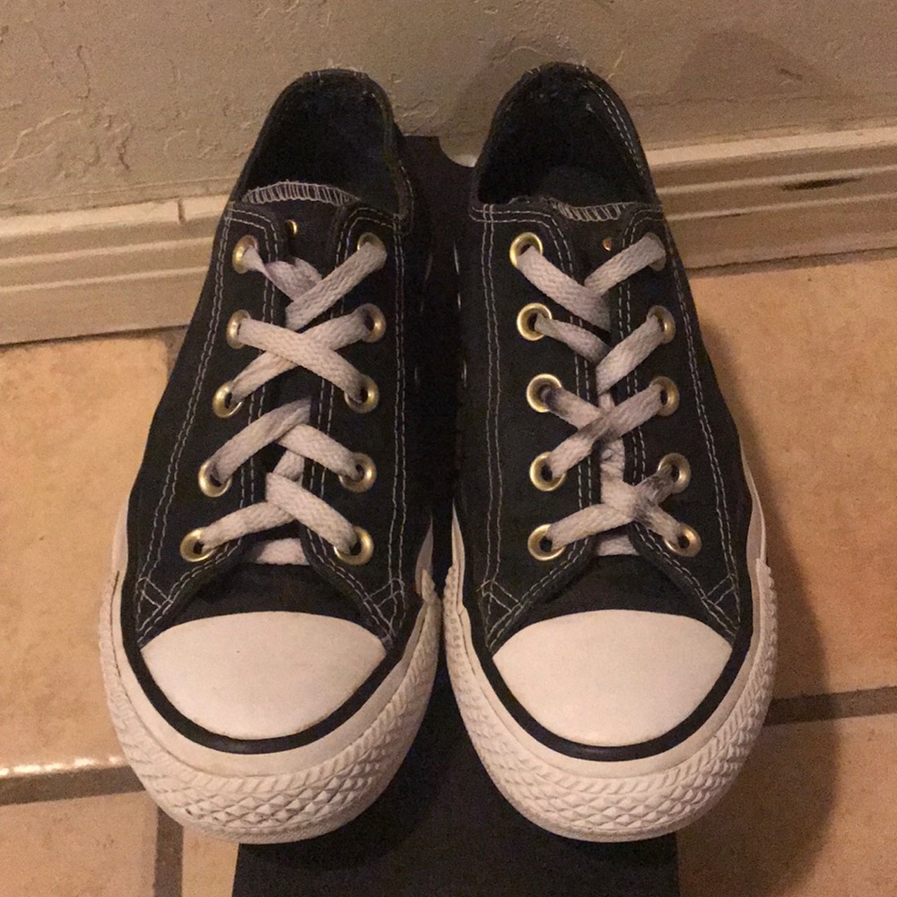 Women’s Black and white Convese